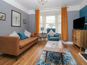 Cottage with terrace & garden | Beach view - Image 2