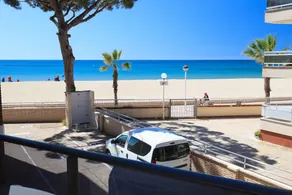Holiday apartment with garden & terrace | Next to the beach | Pet-friendly - Image 2