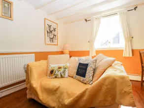 Family-friendly cottage with BBQ & garden | Pet-friendly - Image 4