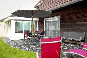Child-friendly cottage with terrace, garden & BBQ | Garden view - Image 5