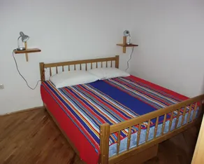 Apartment with BBQ, terrace & garden - Image 5