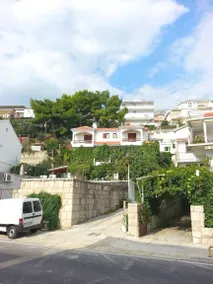 Apartamento con jardín - Image 3