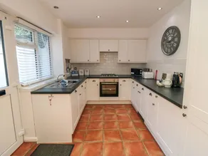 Child-friendly cottage with garden | Beach view | Close to the beach | Pets are welcome - Image 5