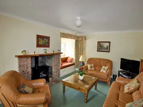 Children-friendly cottage with garden - Image 3