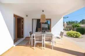 Fully equipped ample villa with barbecue, private pool & terrace | Garden view - Image 3