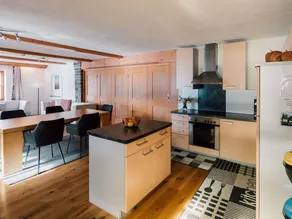 Flat with terrace, garden & heated pool | Lake view - Image 2