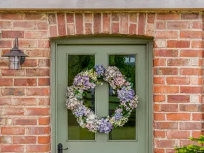 Family-oriented wonderful cottage with garden - Image 4