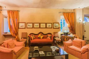 Villa con piscina privada, jardín y barbacoa - Image 2