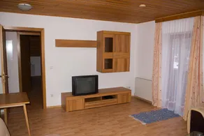 Family-oriented lovely holiday apartment with garden & terrace - Image 4