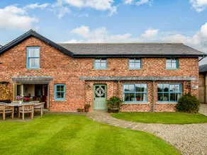 Family-oriented wonderful cottage with garden - Image 2