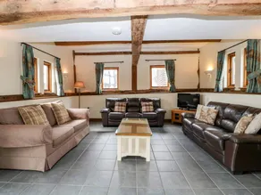 Cottage with garden - Image 4