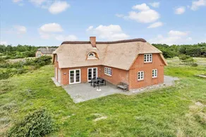 House with terrace, sauna & BBQ - Image 2