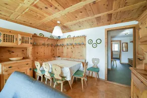 Apartment with terrace - Image 4