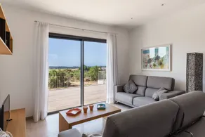 Holiday Home 'Colonies' with Sea Views, Wi-Fi, and Air Conditioning - Image 5