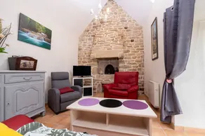 Cottage 'Chez Nous' with Private Terrace, Shared Garden and Wi-Fi - Image 3