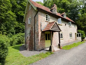 Cottage with garden - Image 3