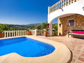 Komfortable Villa mit privatem Pool, 50 m vom Strand, Klimaanlage und WiFi - Image 4