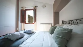 Farm with garden, terrace & pool | Panoramic view - Image 3