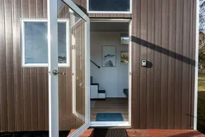 Serene Tiny House Rental Ideal for Glamping in NSW - Image 2