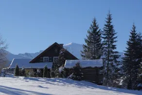Holiday home with barbeque & garden - Image 3