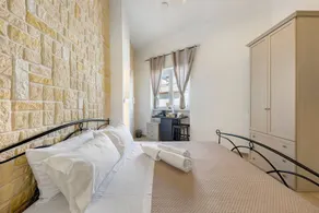 Room 'L'Aurora B&B - Meriggio' with Shared Terrace, Wi-Fi and Air Conditioning - Image 5