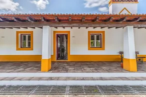 Agréable appartement avec jardin, terrasse et piscine | Vue jardin - Image 3