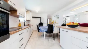 Holiday home with BBQ, garden & terrace | Pets are welcome - Image 4