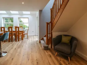 Family-oriented charming cottage with garden - Image 5