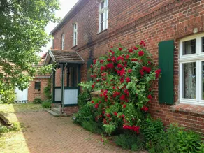 Family-friendly holiday home with barbeque, terrace & hot tub | Perfect for remote work | Pets allowed - Image 3