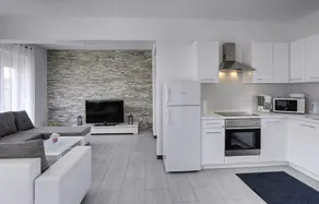 Fully equipped charming house with barbecue, pool & terrace - Image 5