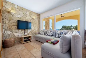 Children-friendly spacious villa with terrace, barbecue & garden | Near Castell de Tamarit | Sea view | Beach nearby | Good for workation - Image 5