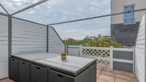 Appartement de vacances avec jardin, terrasse et piscine - Image 2