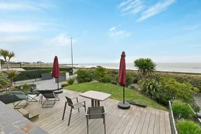 Ajoncs Apartment – Seafront Terrace, Parking, Côte Sauvage - Image 3