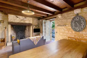 Charming House with Terrace and Private Pool – Central Domme - Image 3