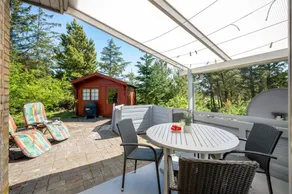 Holiday home with terrace - Image 2