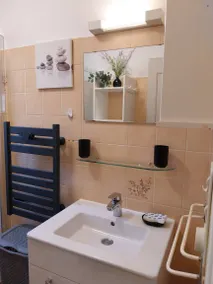Children-friendly beautiful flat with terrace & garden | Garden view | Dogs allowed - Image 5