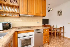 Holiday Home 'Carmela' with Mountain Views, Wi-Fi and Air Conditioning - Image 4