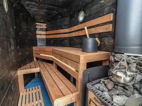 Cottage with garden & sauna - Image 3