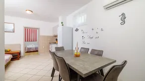 Pleasant apartment with terrace & barbecue - Image 3