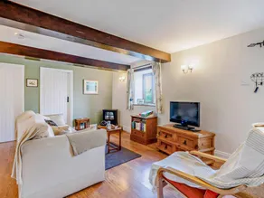 Cottage with BBQ & garden | Water view - Image 5