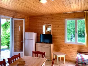 Chalet mit Terrasse, Pool und Grill - Image 4