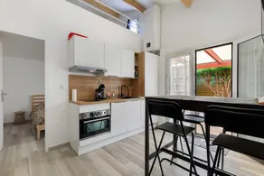 Holiday home with terrace & pool - Image 2