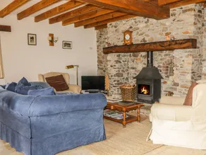 Cottage with barbecue & garden - Image 5