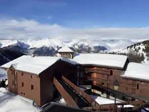 Merveilleux appartement avec sauna, piscine et jardin | Vue montagne | À côté du ski - Image 2