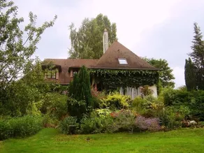 Spacious peaceful house with garden and river - Image 2