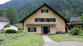 Holiday home with garden & terrace - Image 3