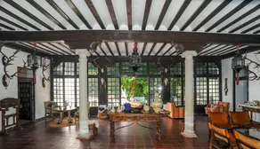 House with garden - Image 2