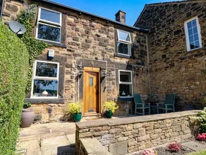 Cottage with garden & terrace - Image 3