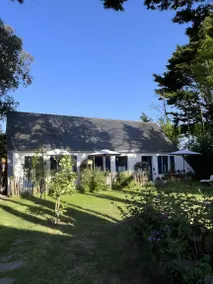 Bed and Breakfast 'Chambre 2 Coté Port' with Private Terrace, Shared Garden and Wi-Fi - Image 4
