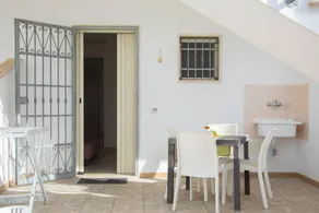 Apartamento vacacional con jardín - Image 5